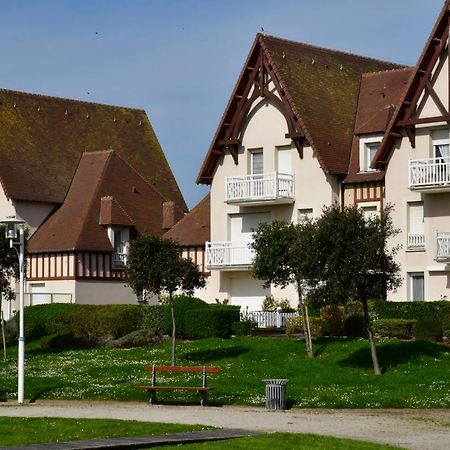 Triplex avec jardinet - wifi - à 400m de la plage Courseulles-sur-Mer Esterno foto