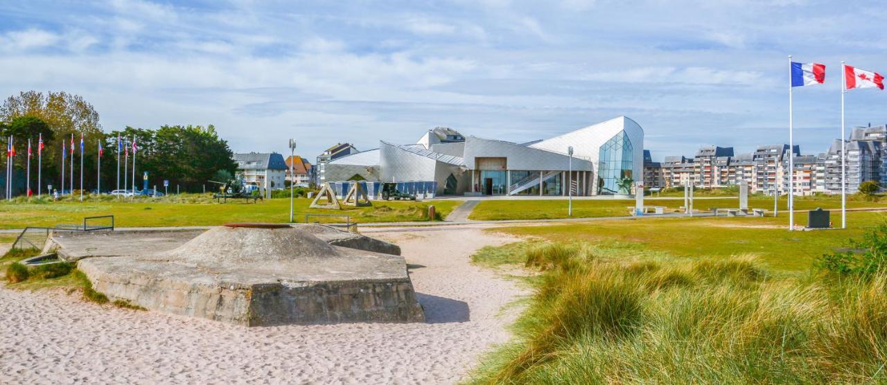 Triplex avec jardinet - wifi - à 400m de la plage Courseulles-sur-Mer Esterno foto