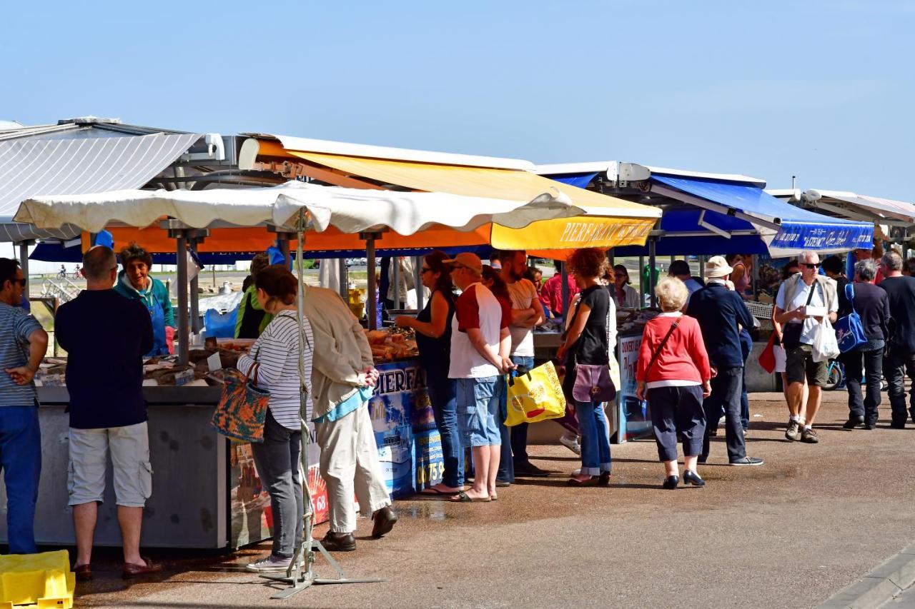 Triplex avec jardinet - wifi - à 400m de la plage Courseulles-sur-Mer Esterno foto